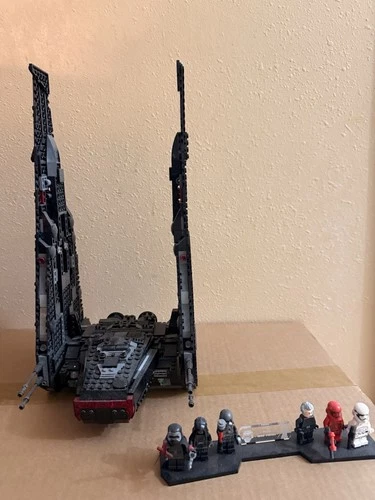 LEGO Star Wars Kylo Ren's Shuttle Set 75256   With All Minifigures