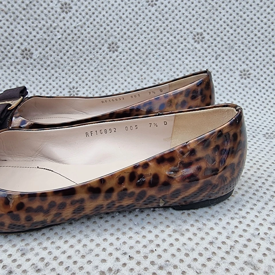 Pisos de ballet Salvatore Ferragamo Varina con estampado de leopardo talla 71/2 D Foto 2 de 4