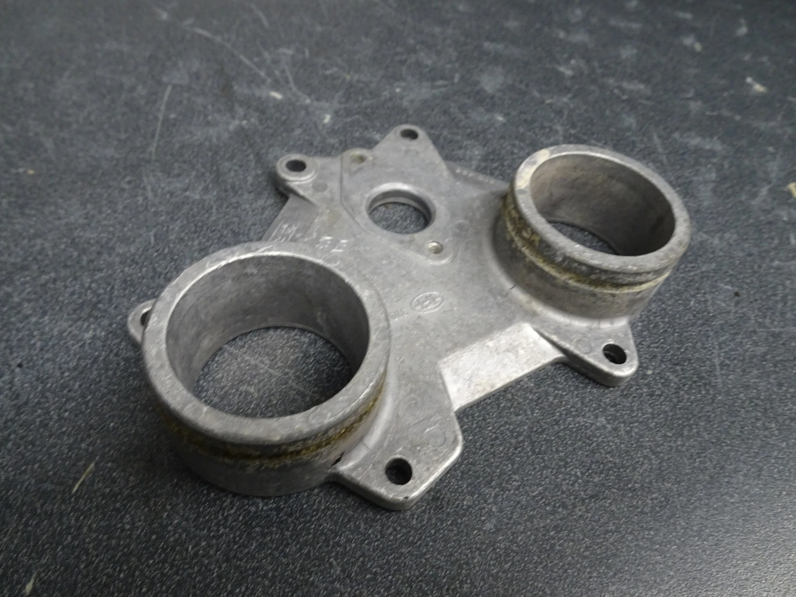 1996-2000 Ski-Doo OEM Oil Pump Flange 420810490 MXZ 583 Summit