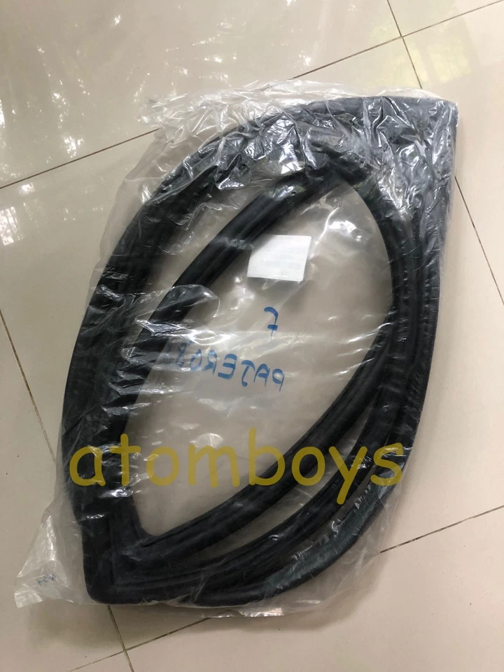 Dodge Mitsubishi Pajero Montero Shogun Front Windshield SEAL RUBBER WEATHERSTRIP - Image 2 of 4