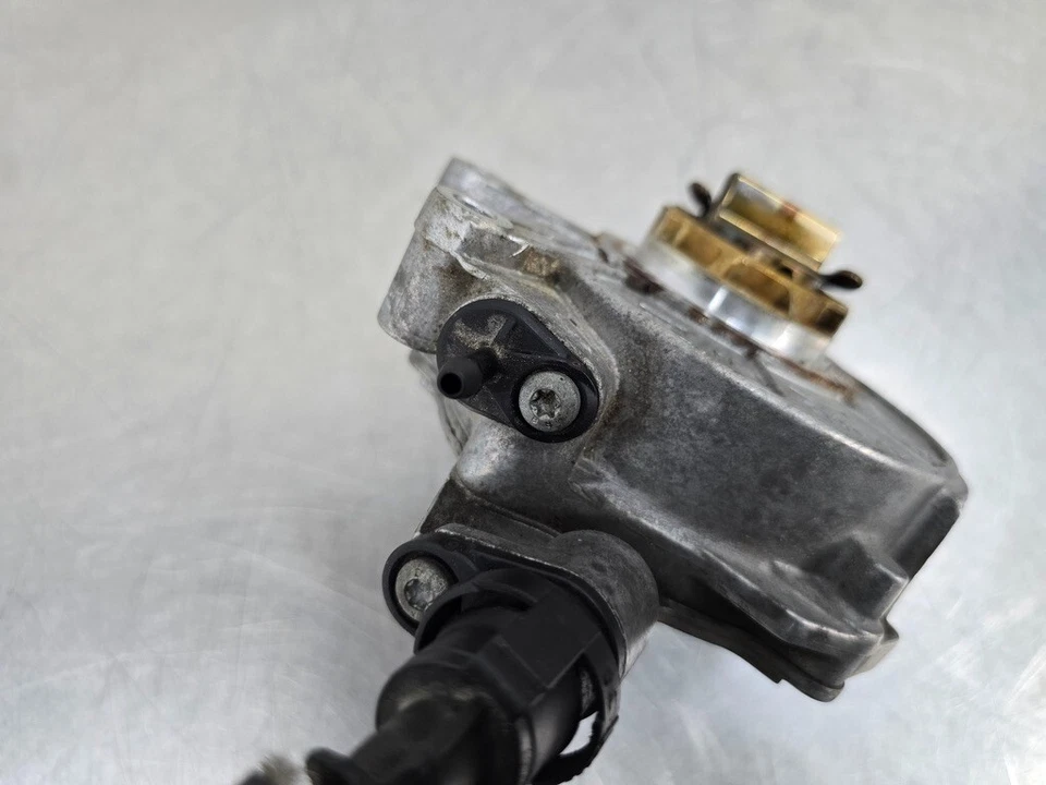 11-19 BMW F10 550I 650I 750I V8 4.4L ENGINE MOTOR VACUUM PUMP 8605976-01 OEM Foto 4 de 4
