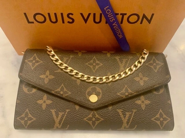 LOUIS VUITTON Sarah Wallet  Portefeuille and WOC Monogram Coated Canvas  - Image 2 of 4