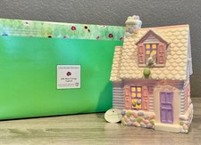 2004 Dept 56 Snowbunnies JELLY BEAN LIGHTED COTTAGE Porcelain Figurine #26476