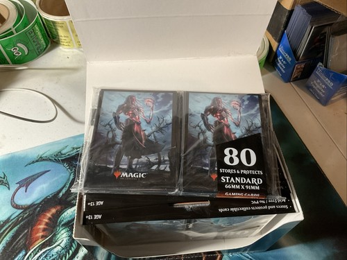Ultra Pro - MTG: Final Fantasy 100+ Deck Box v9 for Magic: The Gather, 4,00
