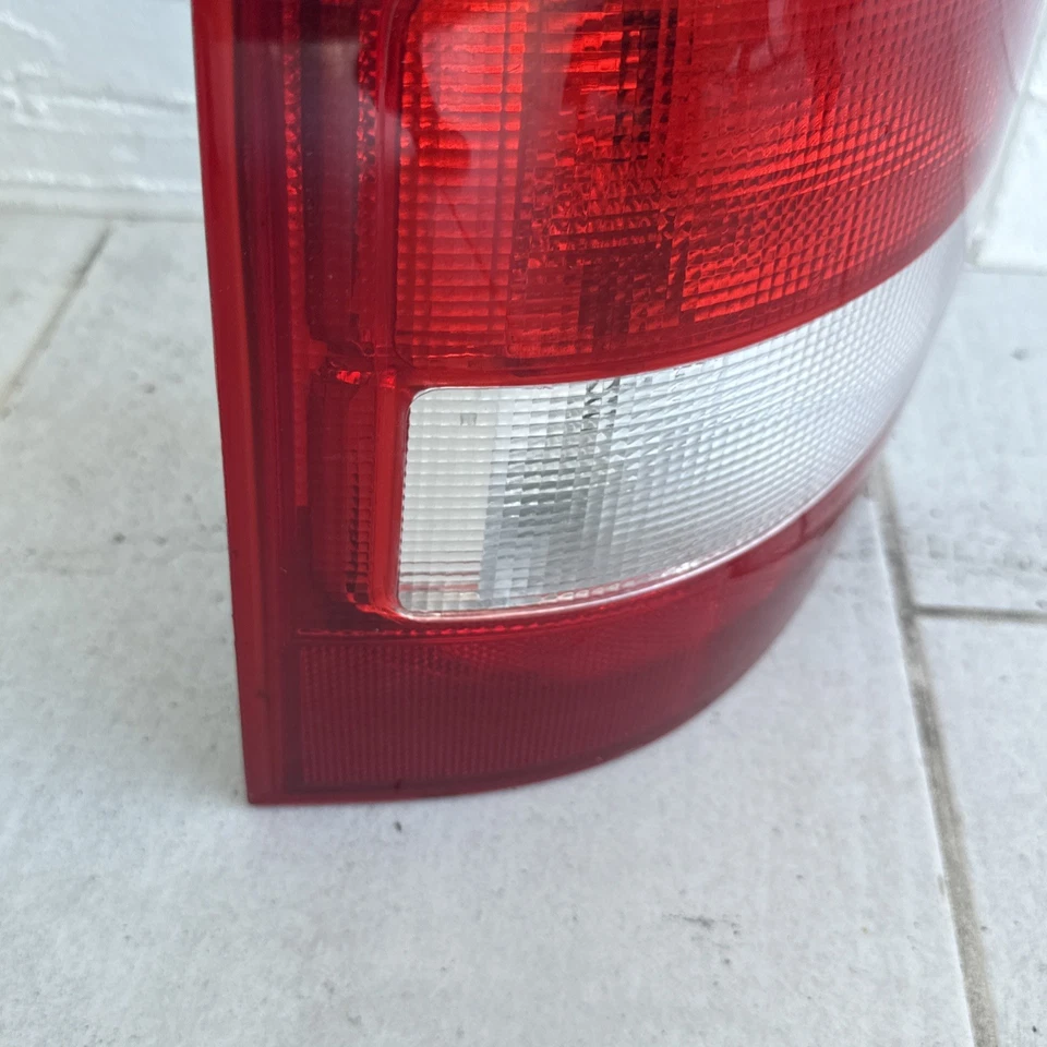 Saturn LW200 LW300 2003 2004 vagón conductor izquierda izquierda luz trasera lámpara luz trasera Foto 4 de 4