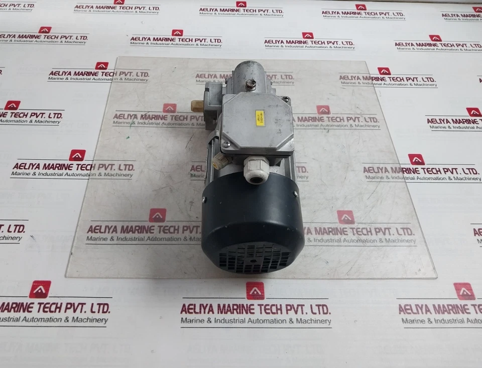 Rexroth 3 842 532 421 Three Phase Motor IP55 230/400V 0,25KW 1,7/1,1A 50/60HZ - Image 2 of 4