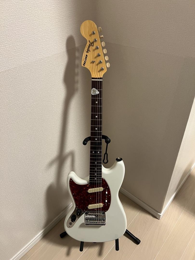 Fender Mustang Lefty Limited To 15 Bottles Worldwide | eBay