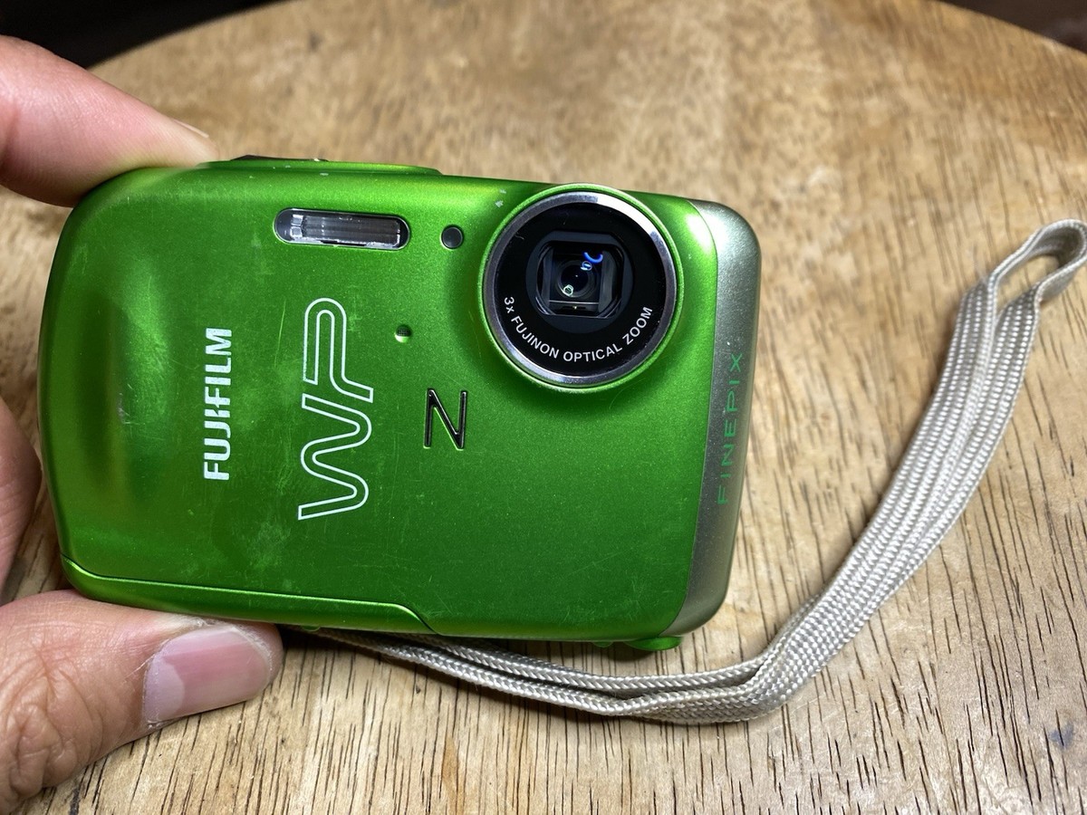 FUJIFILM Digital Camera Finepix Z33WP 10.0MP WP CCD Y2k