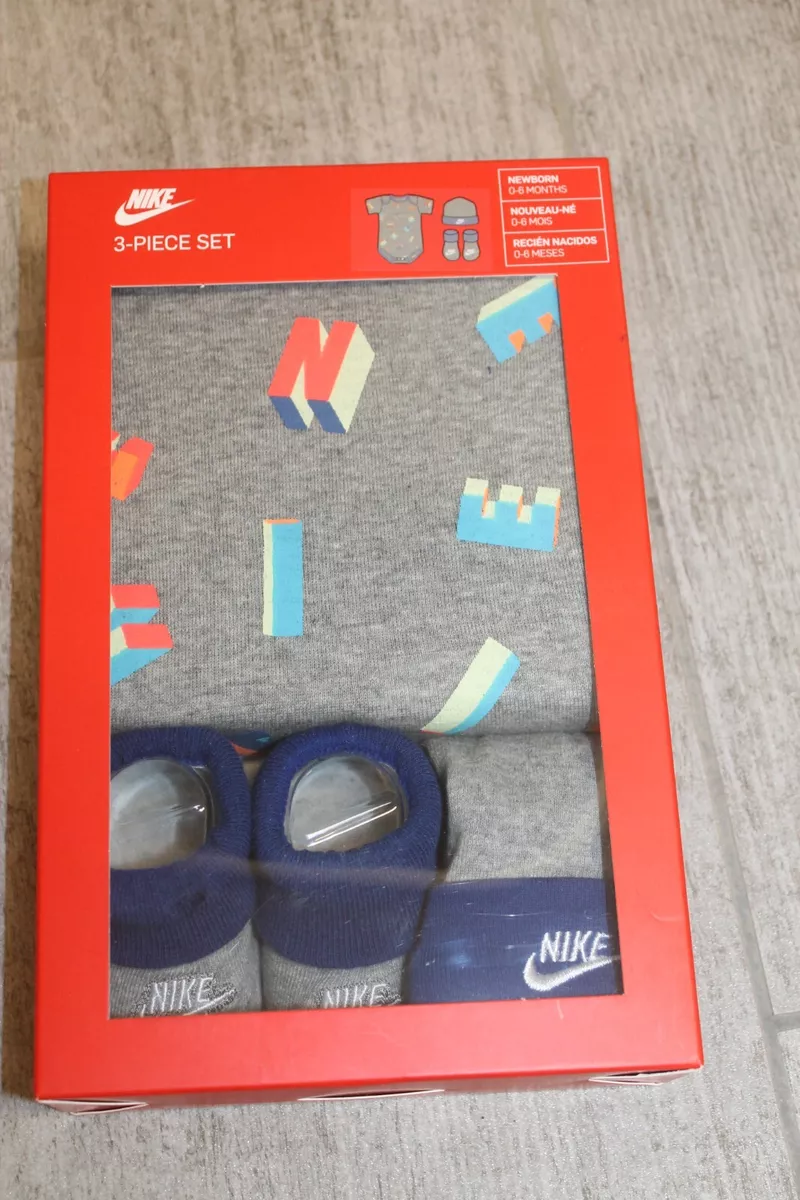 Nike 3 top piece newborn set