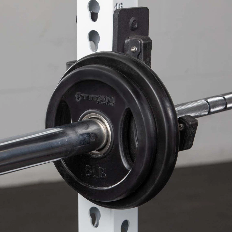 Par de placas de agarre negras Titan Fitness 5 lb, hierro fundido y revestimiento de goma, se vende como Foto 2 de 4