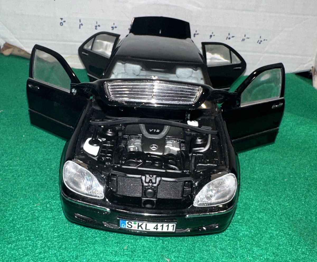 2000 MERCEDES BENZ S 600 Pullman Limousine Black 1/18 Diecast by