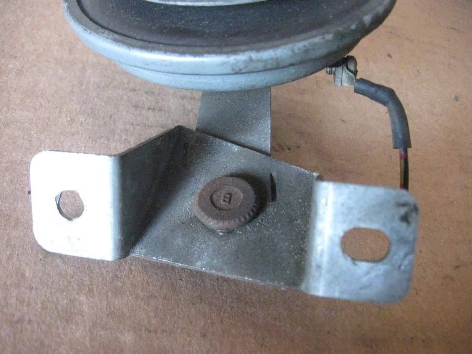 Bocina sirena delantera Mercedes 1996-02 Alram Foto 2 de 4