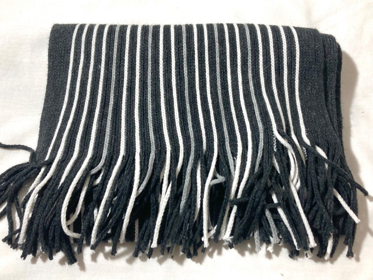 BLACK WHITE GREY MARKS AND SPENCER MENS SCARF UK/EUR ONE SIZE