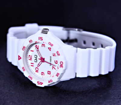 Q&Q by Citizen Damen Armband Uhr Weiß Pink 10 Atm Wasserdicht beim