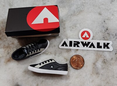 Zuru Mini Brands Sneakers Serie 1 online kaufen