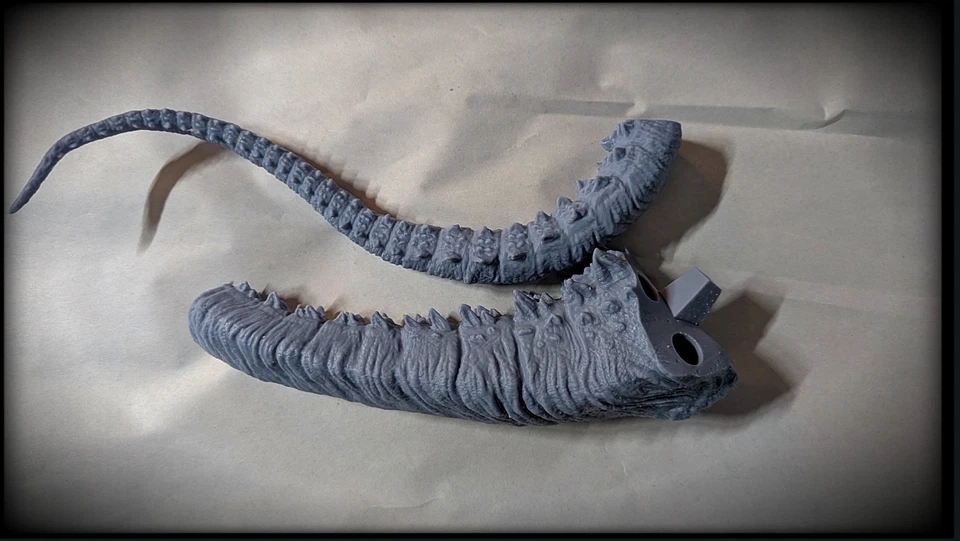 Godzilla 1998 Maquett Prop Replica 16" Tall Unpainted Kit - Image 4 of 4