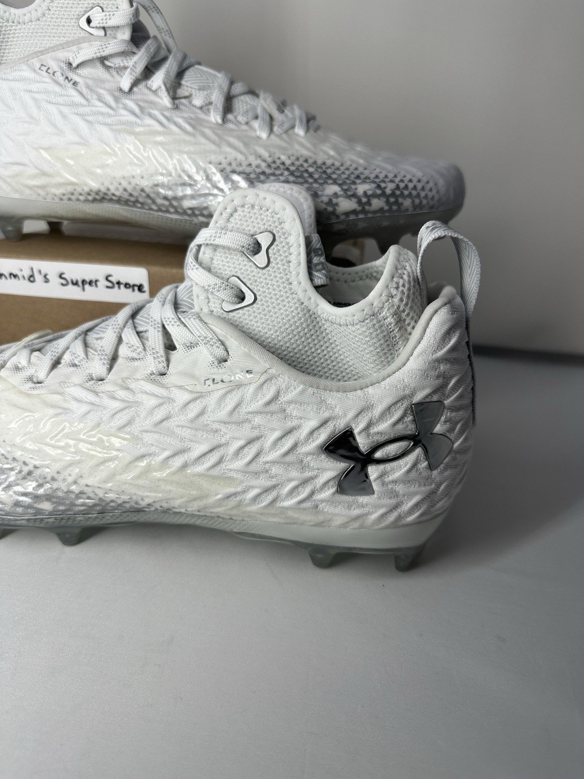 Under Armour Spotlight Clone Football Cleats White 3026334-100 Men’s Size 11 thumbnail 3