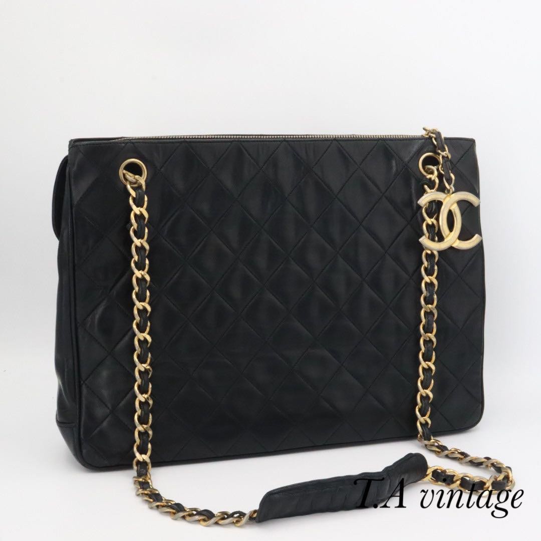 CHANEL Black Lambskin Matelasse Chain Shoulder Bag PG9VYS