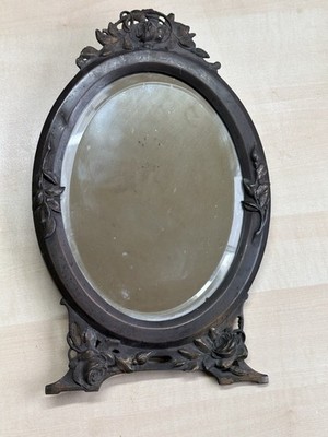Antiker Jugendstil Gussmetall Kosmetikspiegel mit Blumenrahmen um 1900