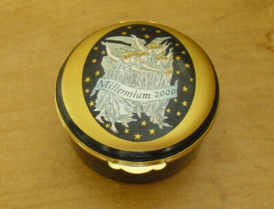 Crummles Millennium - Host of Angels Emaille Box - 2 1/4'' (5,75 cm)
