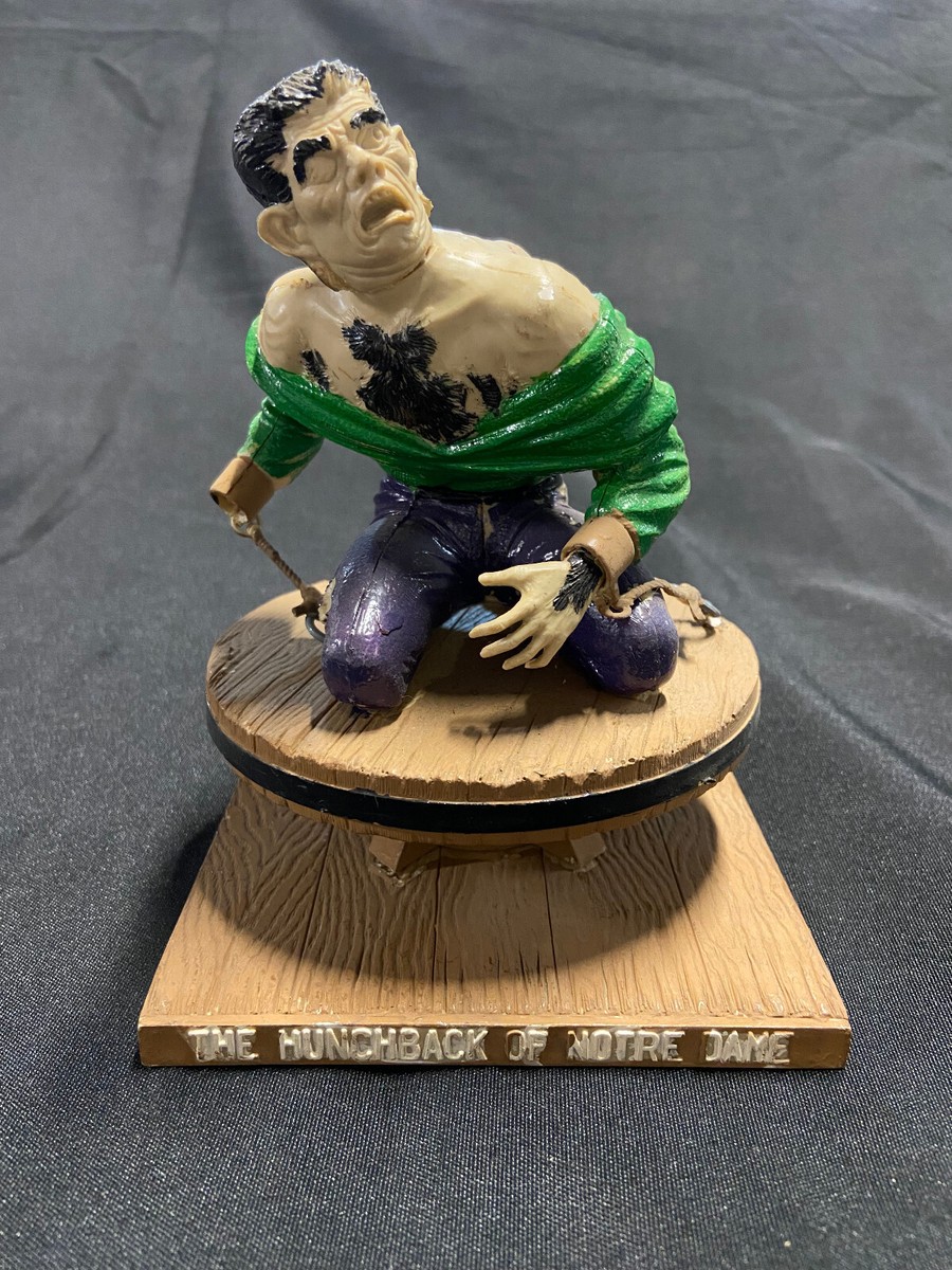 VINTAGE 1963 AURORA MODEL KIT THE HUNCHBACK OF NOTRE DAME