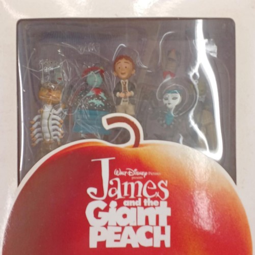 Disney  James and The Giant Peach Figure Tim Burton Set of 7 VHS videotape Used - Picture 1 of 8