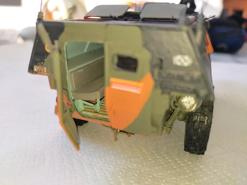 1/35 autoblindo trasporto truppe Renault VAB montato e dipinto - Immagine 2 di 4