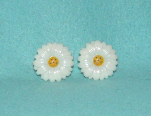 Vintage Jaydon Daisy Salt and Pepper Shakers