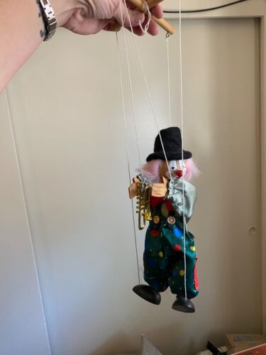 marionnette vintage en bois clown avec trompette - Photo 1/1