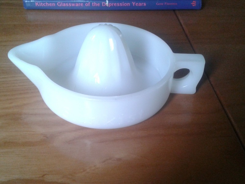 Vtg Sunkist Milk Glass Juicer Reamer Pat #68764 USA White 5.5x2" high NICE