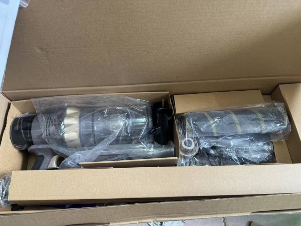 Dyson V15 Detect Absolute Stick Vacuum Cleaner (Gold) 885609030913 eBay