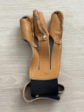 Vintage Bear Leather Archery Finger Tab Glove - High Quality Very NICE!