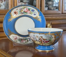 Taza y platillo francés antiguo de porcelana Sevres