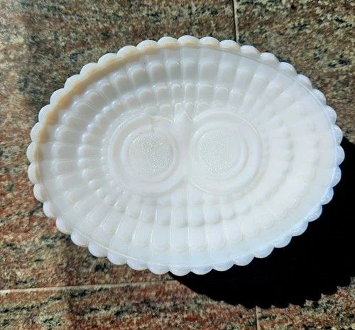 Vintage Avon White Opaque Milk Glass Etched OWL Face Soap Dish w Scalloped Edges