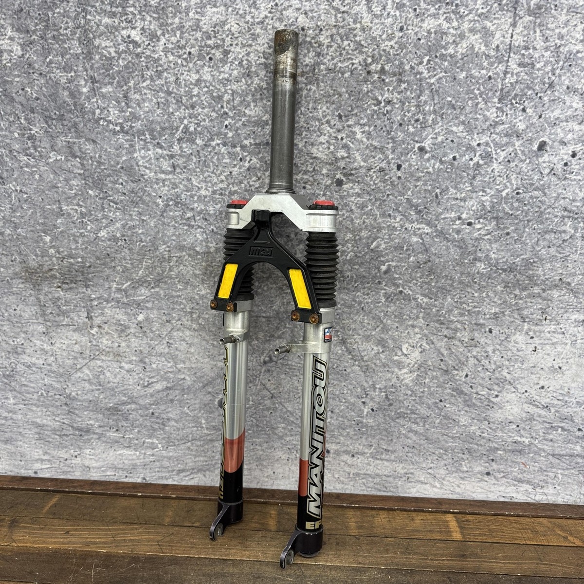 Vintage Manitou EFC 26 Suspension Fork 1 1/8 Threadless V Brake