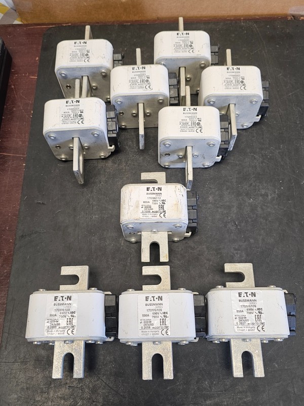 14 PC EATON/BUSSMANN 550-900A FUSES, 690V