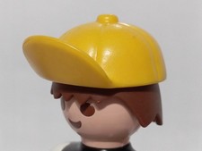 PLAYMOBIL YELLOW CAP RAISED VISOR ADULT REF 3437 3851 GAS STATION