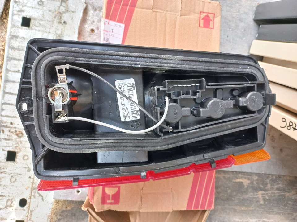 1 Feu arrière gauche complet avec platine Fiat Fiorino (1987-1999) NEUF - Photo 4/4