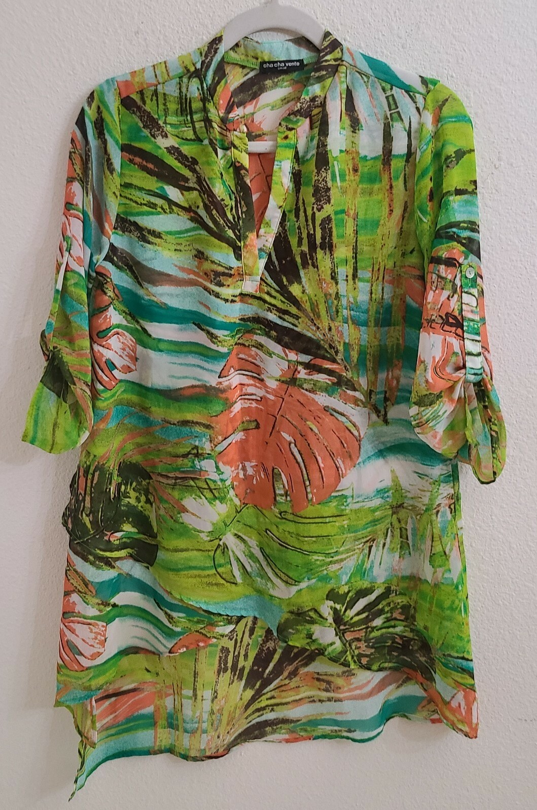 Cha Cha Vente Green Multi-Colored Split Neck 3/4 … - image 1