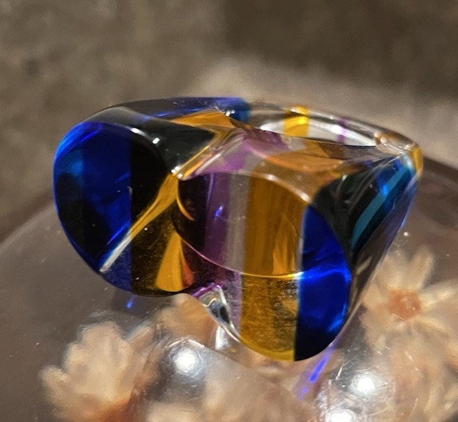 Retro Infinity Big Bold Lucite Ring!!! - image 8