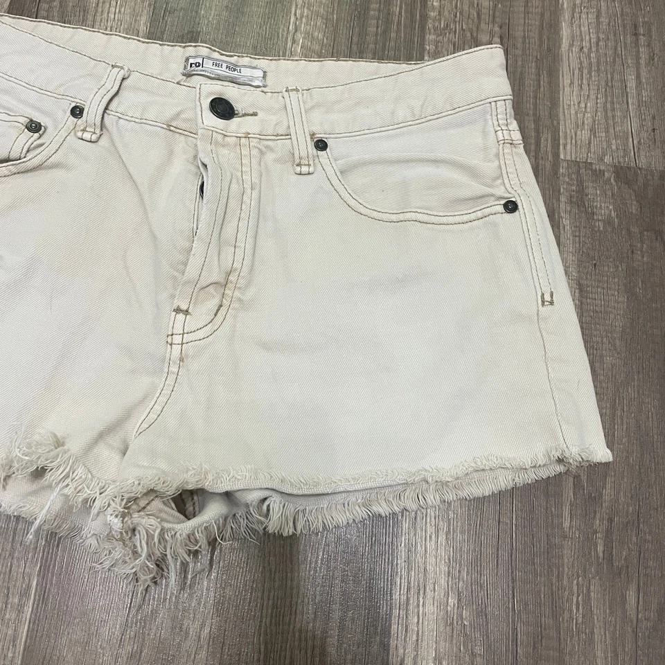 Free People Cream Denim Cut-Off Shorts – Size W30 - Image 4 of 4