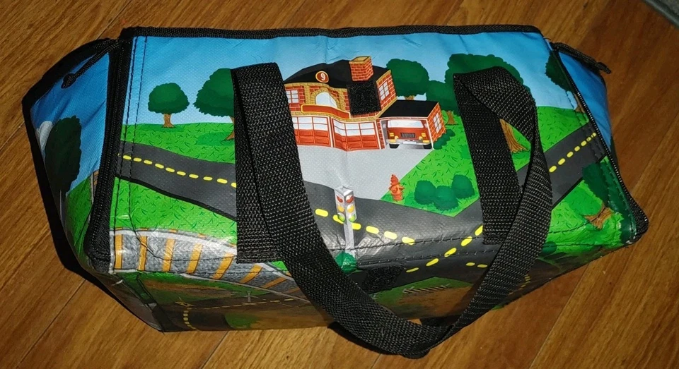 Contenedor con cremallera calle alfombrilla 25" X 22" juego niños sin marca con 20 autos Hot Wheels Foto 3 de 4