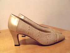 Qualitative Schuhe -auch als Brautschuhe in Gold mit Perlen Gr 38.5 -absolut NEU