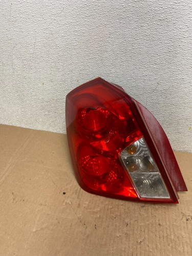 2004 to 2008 Suzuki Forenza Left Driver LH Tail Light Oem N1164 DW