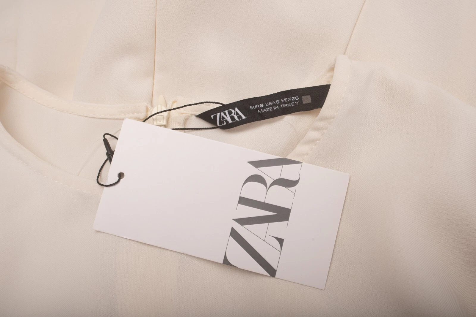 OFF WHITE Abito donna Zara drappeggiato aderente taglia S bianco sporco plissettato lati 5029 163 nuovo con etichette