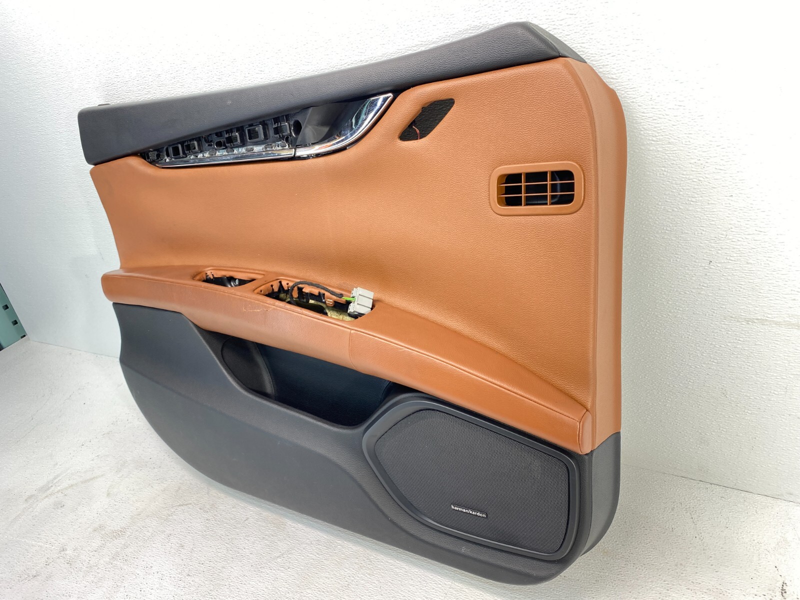 14-21 Maserati Quattro Ghibli Front Left Driver Side Door Panel Cover Brown OEM✅