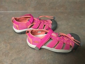 keen pink sandals