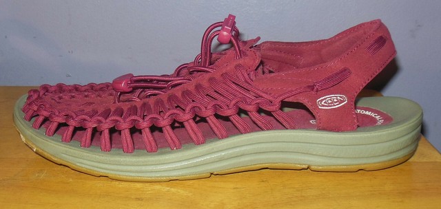 keen contour arch sandals