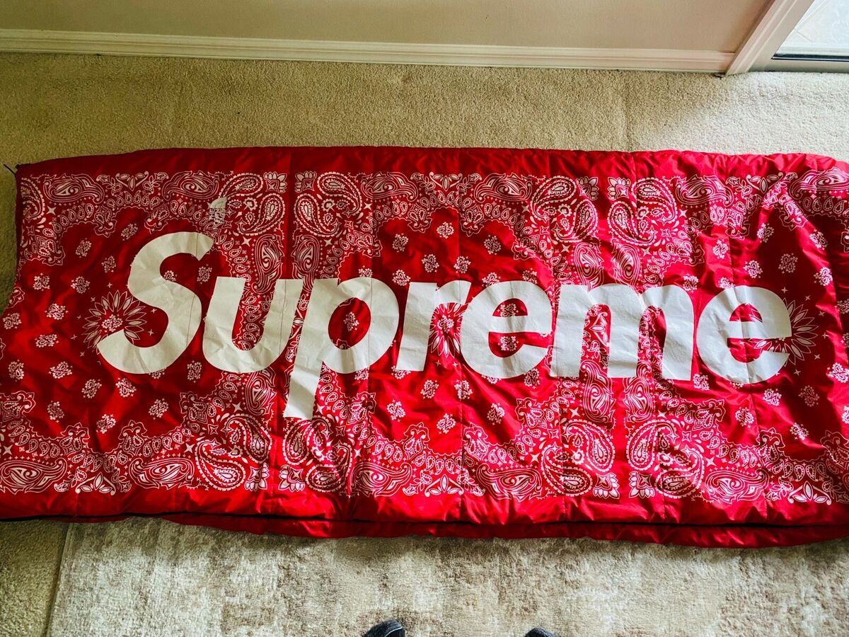 supreme / the north face sleeping bag