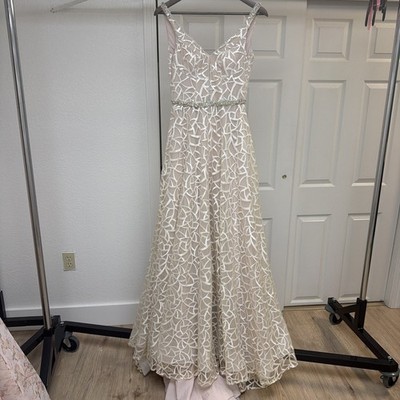 Galina Signature David s Bridal Size 2 Wedding Dress